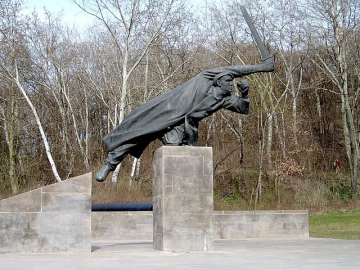 Spanienkämpferdenkmal im Berliner Volkspark Friedrichshain, Fotocredit: Spreetom via Wikicommons