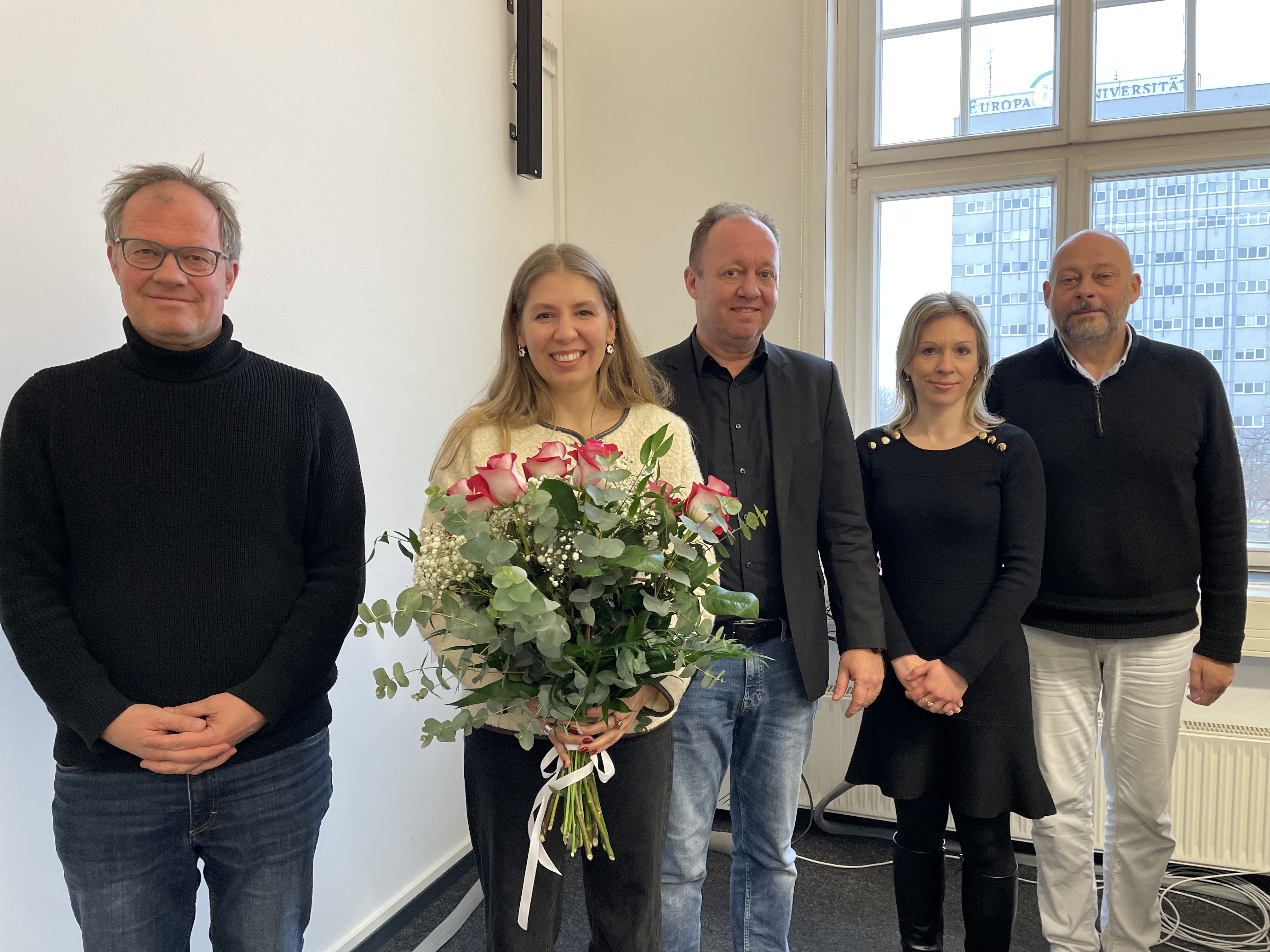 Die Personen auf dem Foto von links nach rechts: Prof. Dr. Timm Beichelt, Kateryna Chernii, Prof. Dr. Jan Claas Behrends, Dr. Sonja Priebus, Prof. Dr. Werner Benecke. Foto: privat