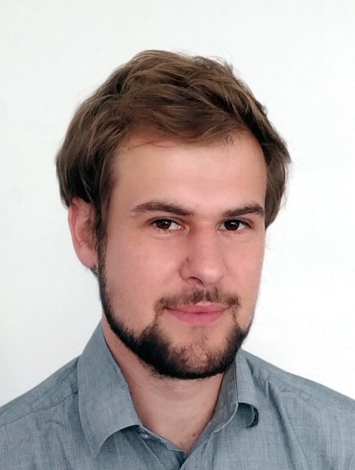 Portraitfoto von Niklas Weber, wissenschaftlicher Volontär am ZZF Potsdam seit Oktoeber 2025