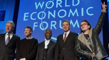 v.l.n.r. Bill Clinton (ehem. Präsident der USA), Bill Gates (Microsoft Corporation); Thabo Mbek (ehem. Präsident von Südafrika); Tony Blair (ehem. Premierminister GB); Bono (Musiker), Olusegun Obasanjo (ehem. Präsident Nigeria), aufgenommen vor Beginn der Sitzung „The G-8 and Africa: Rhetorik oder Aktion?“