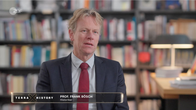 Im Interview: ZZF-Direktor Frank Bösch in der TV-Doku von Terra X History "An einem Tag im September"