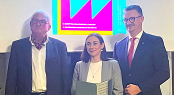 Prof. Dr. Rolf Walter mit Dr. Jessica Lindner-Elsner und dem Minister für Bildung, Wissenschaft und Kultur Christian Tischner