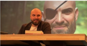 Comedian Ingmar Stadelmann bei seiner Vorstellung in der Dresdner „Herkuleskeule“