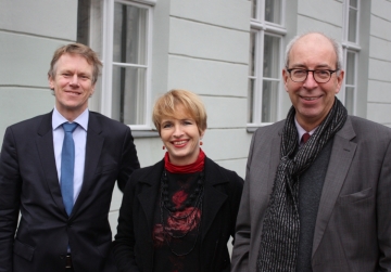 Die ZZF-Direktoren Frank Bösch (l.) und Martin Sabrow (r.) mit Frau Ministerin Dr. Martina Münch. Foto: Hans-Hermann Hertle