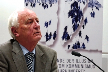 Heinrich August Winkler auf dem Podium. Foto: Ulrich Mählert