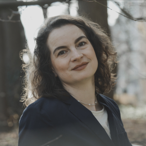 Dr. Franziska Davies