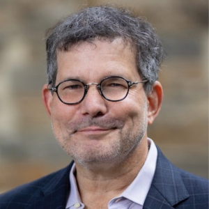 Portraitfoto von Professor Andrew I. Port