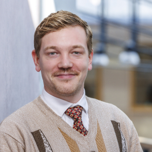 Portraitfoto von Erik Doesburg